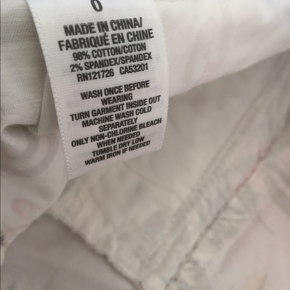 Hawaiian flower print shorts - Picture 4 of 4